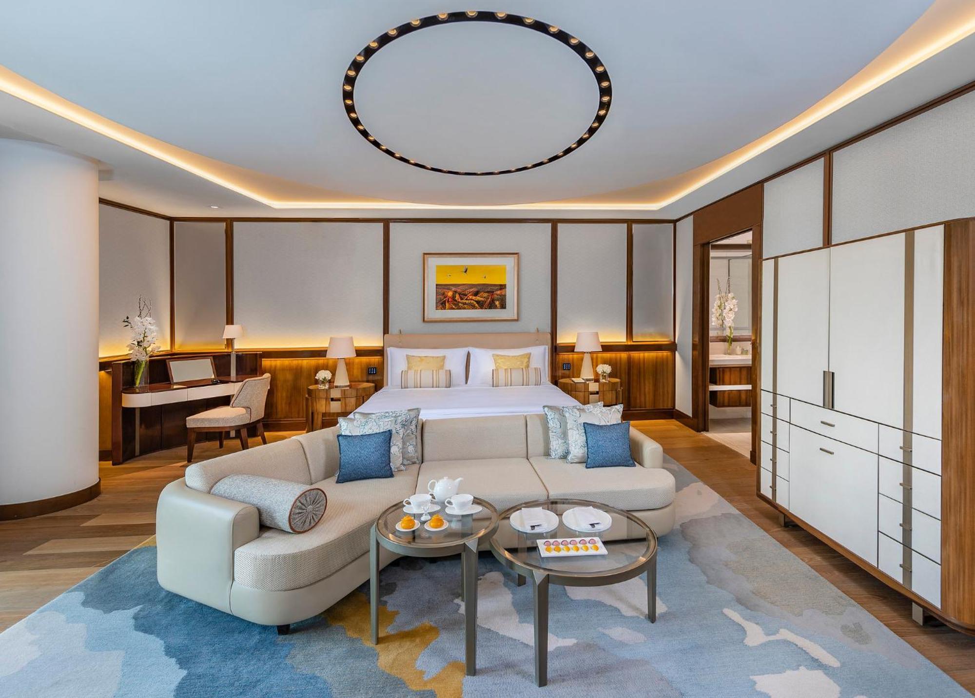 Mandarin Oriental Al Faisaliah, Riyadh Eksteriør billede A suite at the hotel