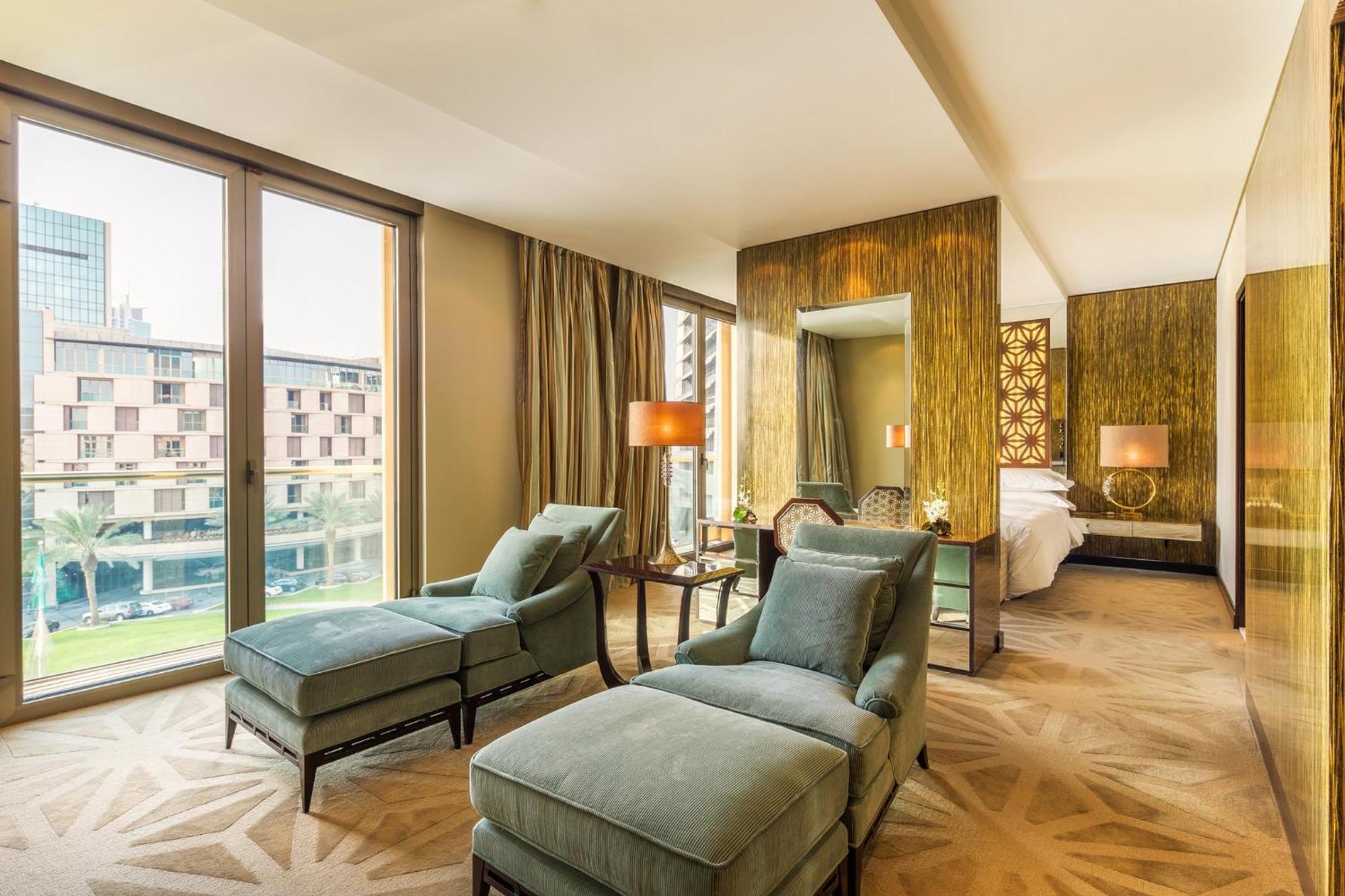 Mandarin Oriental Al Faisaliah, Riyadh Eksteriør billede A suite at the hotel