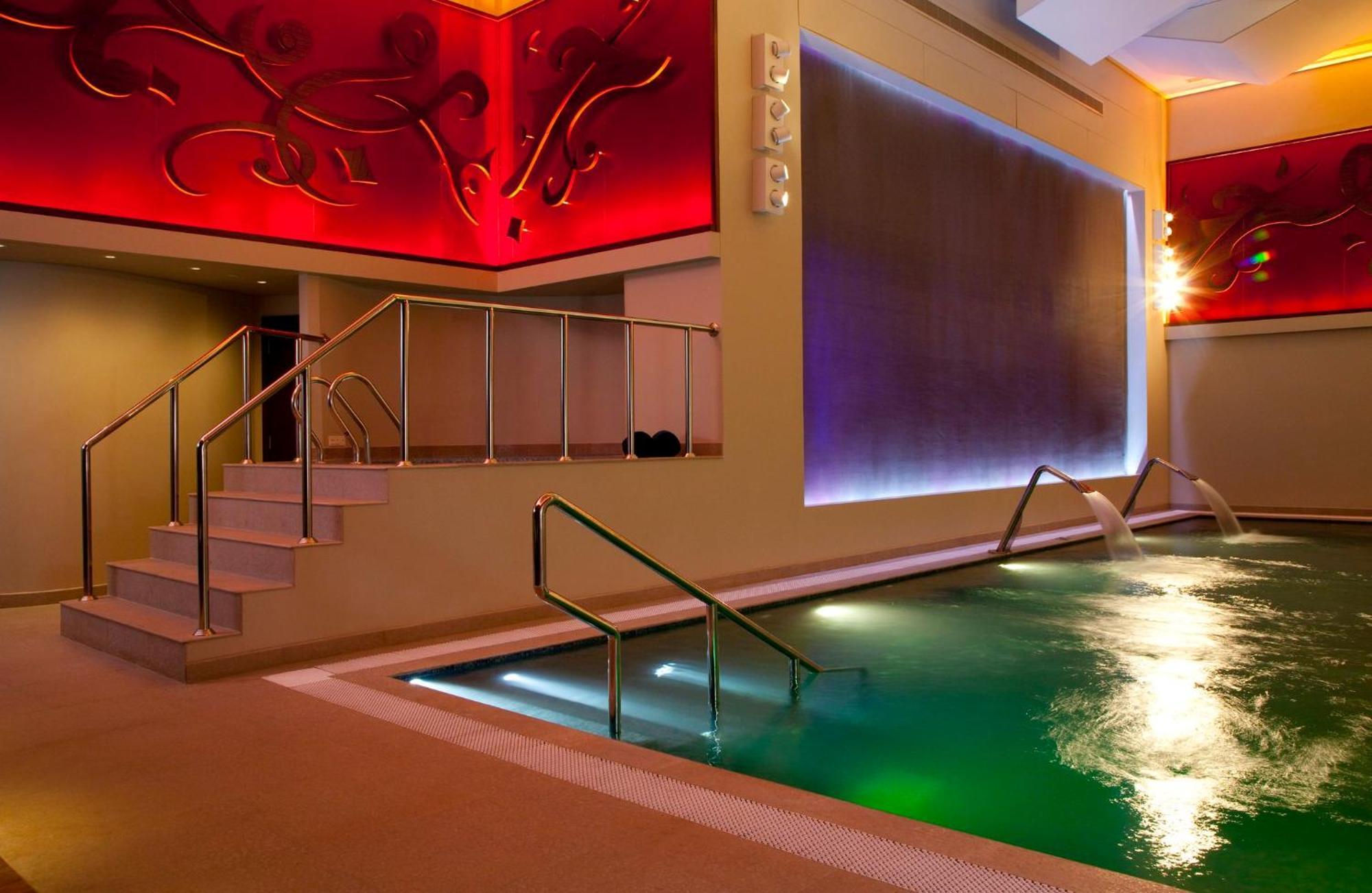Mandarin Oriental Al Faisaliah, Riyadh Eksteriør billede The spa at the InterContinental Budapest